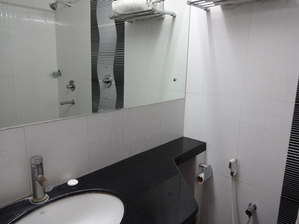 La Hospin Hotel Rājahmundry Quarto foto