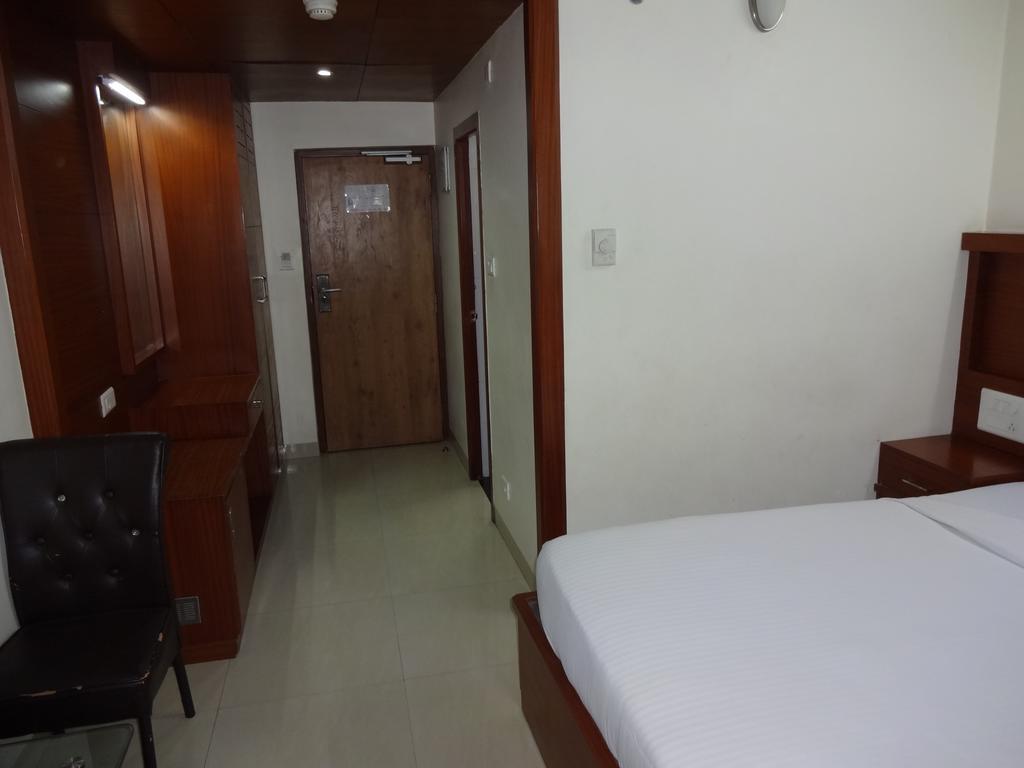 La Hospin Hotel Rājahmundry Quarto foto